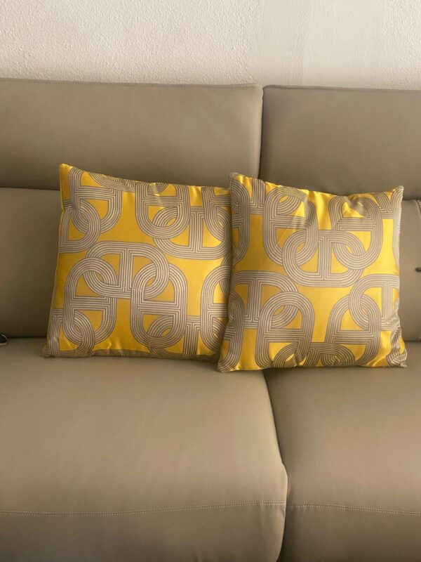 Elegant Yellow Geometric Throw Pillow Set – Modern Decorative Cushions for Living Room and Sofa Styling