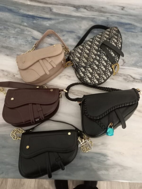 Ladies' Handbag Collection – A Variety of Designs and Elegant Colors